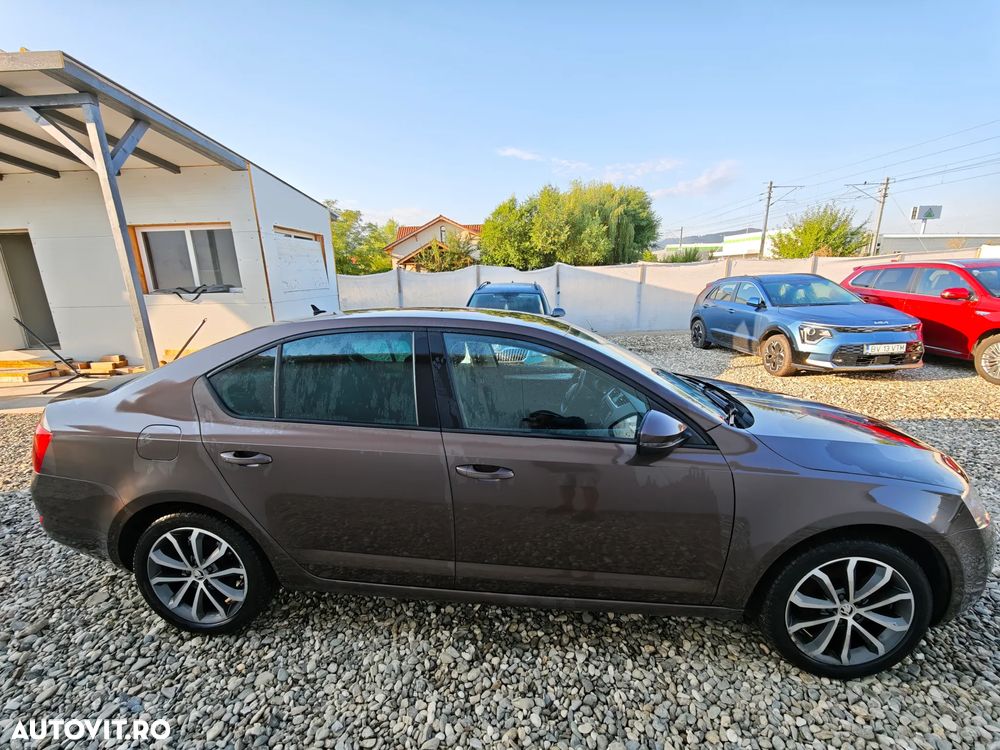 Skoda Octavia 2.0 TDI (Green tec) DSG Ambition - 9