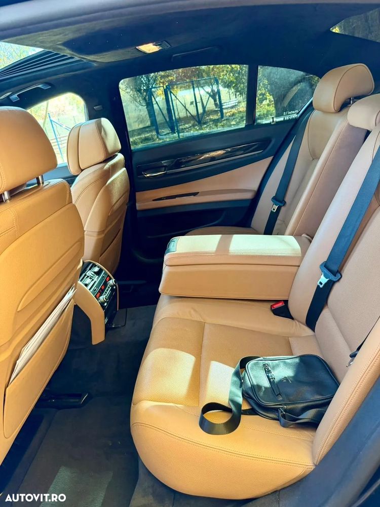 BMW Seria 7 730d xDrive - 33