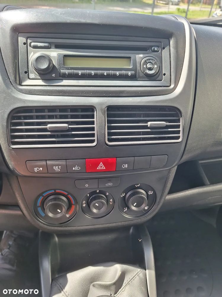 Opel COMBO - 13