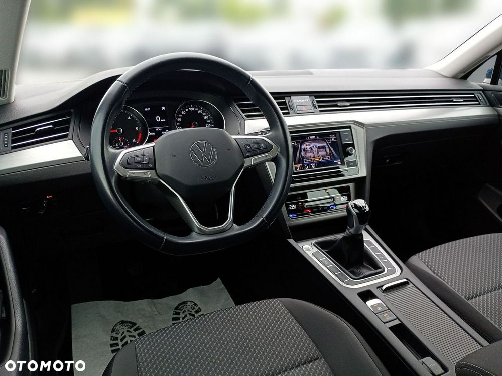 Volkswagen Passat Variant 2.0 TDI EVO Essence - 16