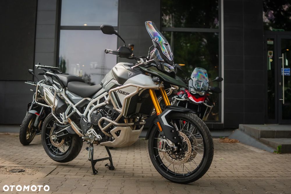Triumph Tiger - 1
