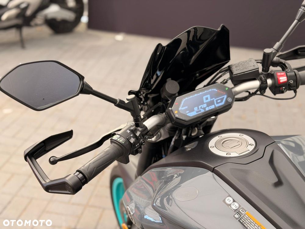 Yamaha MT - 7