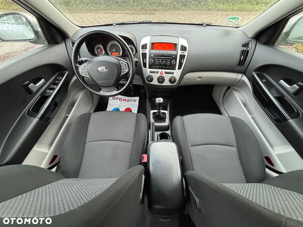 Kia Ceed 2.0 CVVT Spirit - 25