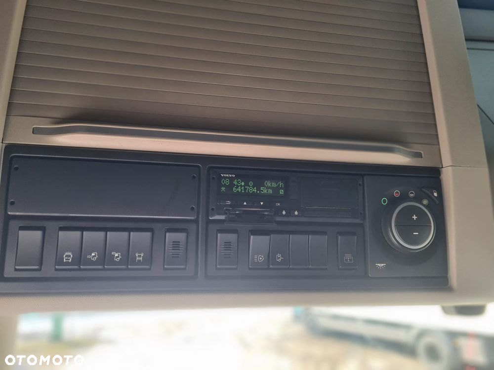 Volvo FH 460 6X2 EURO6 KONTENER IZOTERMICZNY FUL WYPOSARZONY SUPER STAN 18 PALET - 25