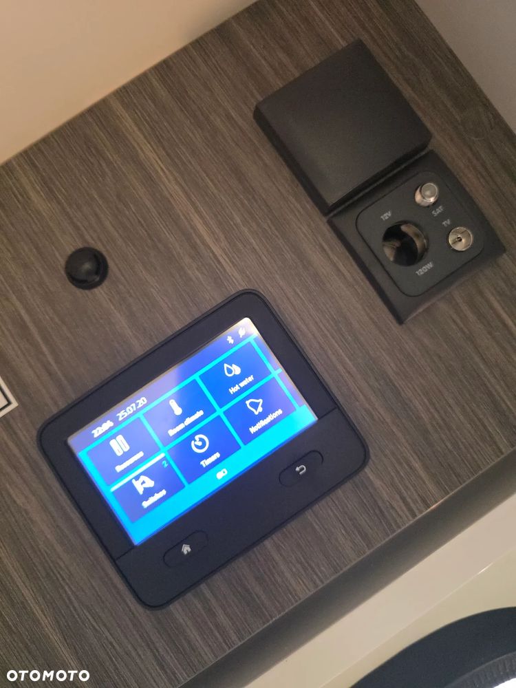 McLOUIS MC4 860 - MODEL 2026 -AUTOMAT ZIMOWY  5 osobowy, 6.99m  PoŁintegra 2x łóżko Elektryczne - 31