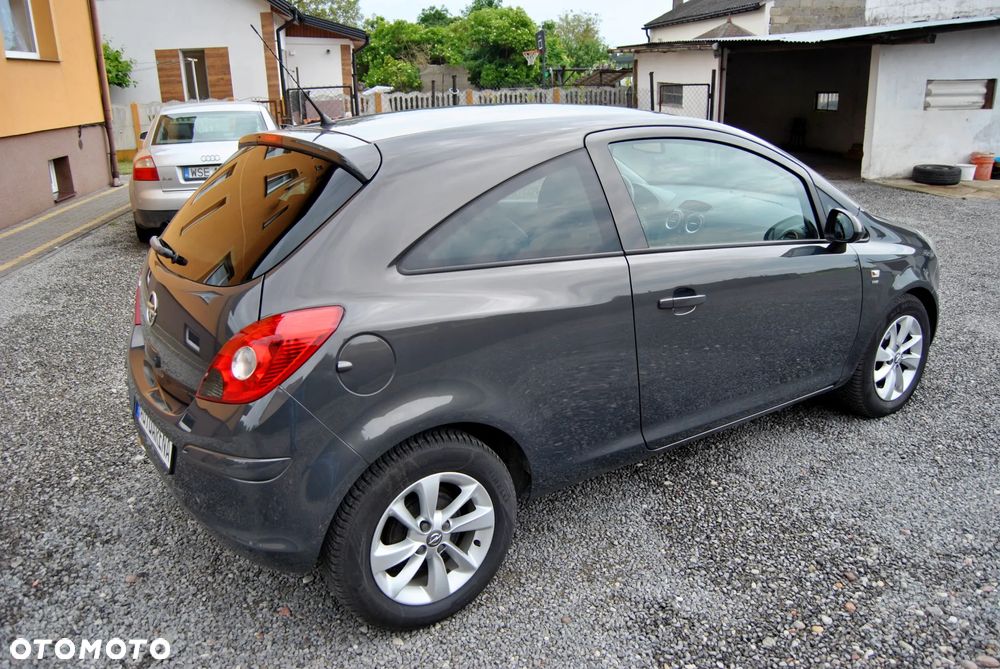 Opel Corsa 1.4 Cosmo - 17