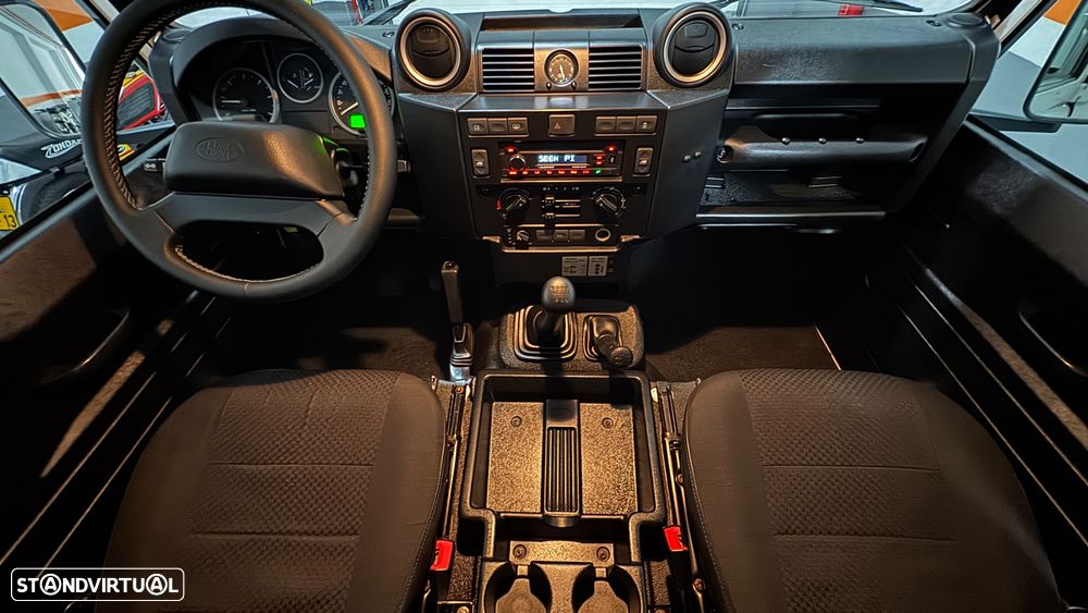 Land Rover Defender 110 DPF E - 14