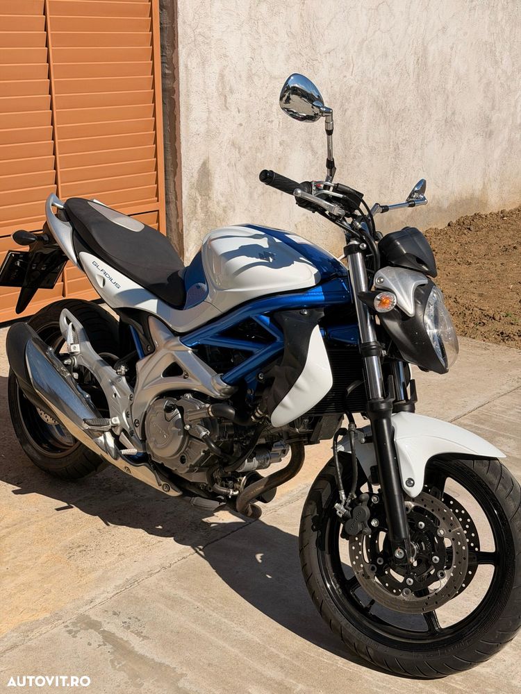 Suzuki SFV 650 Gladius - 2