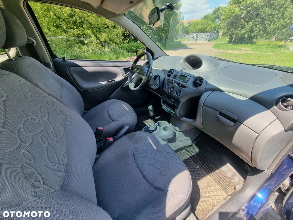 Toyota Yaris 1.3 Luna - 4
