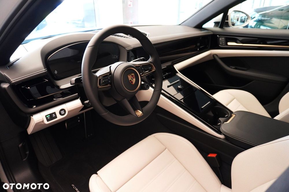Porsche Panamera - 16
