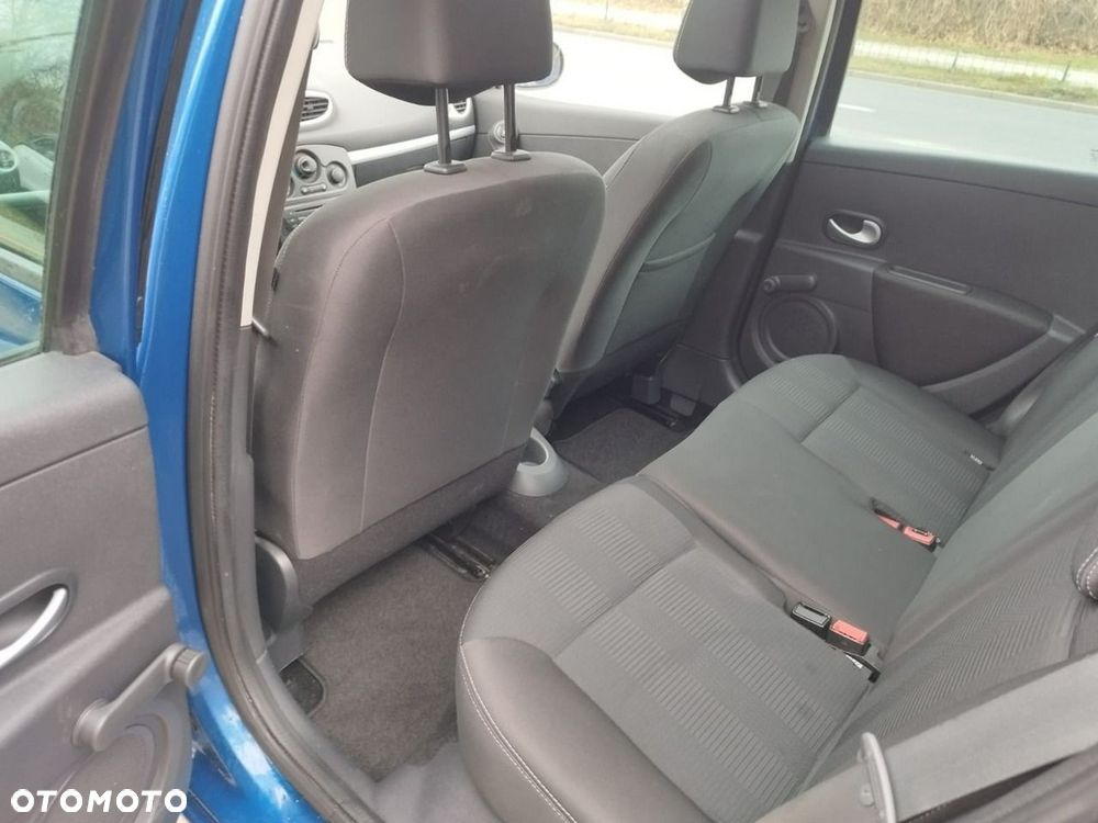Renault Clio - 7