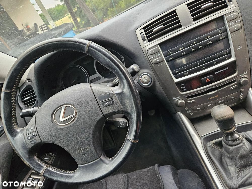 Lexus IS 220d - 5