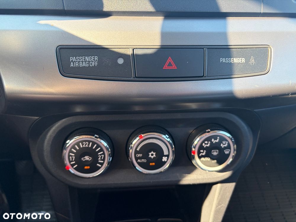 Mitsubishi Lancer 1.6 Invite - 24