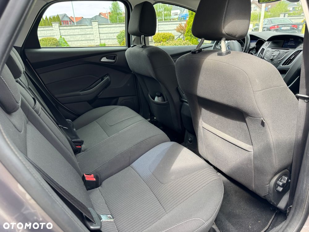 Ford Focus 2.0 TDCi DPF Titanium - 13