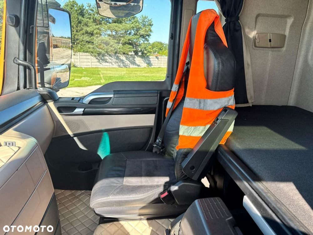 MAN TGX 33 580 8X4 BLS - 13