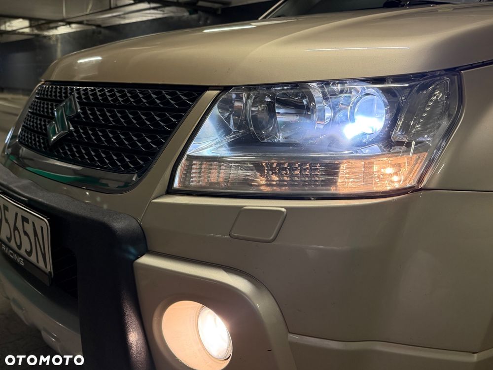 Suzuki Grand Vitara 1.9 DDiS De Luxe EU5 - 25