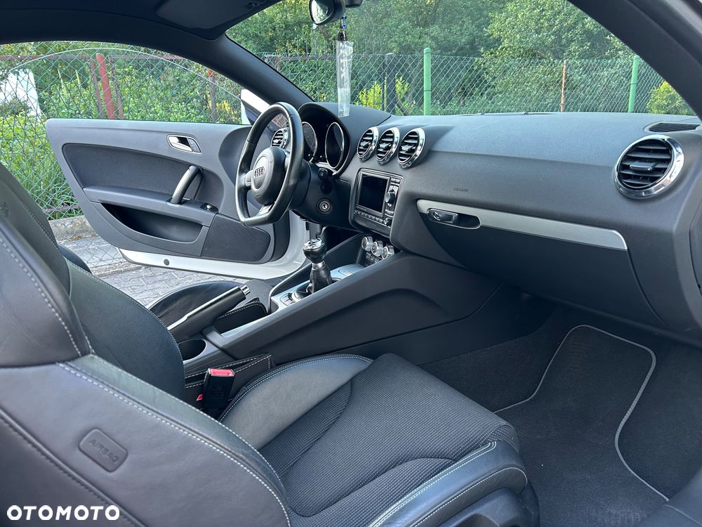 Audi TT Coupé 1.8 TFSI Progressive - 27
