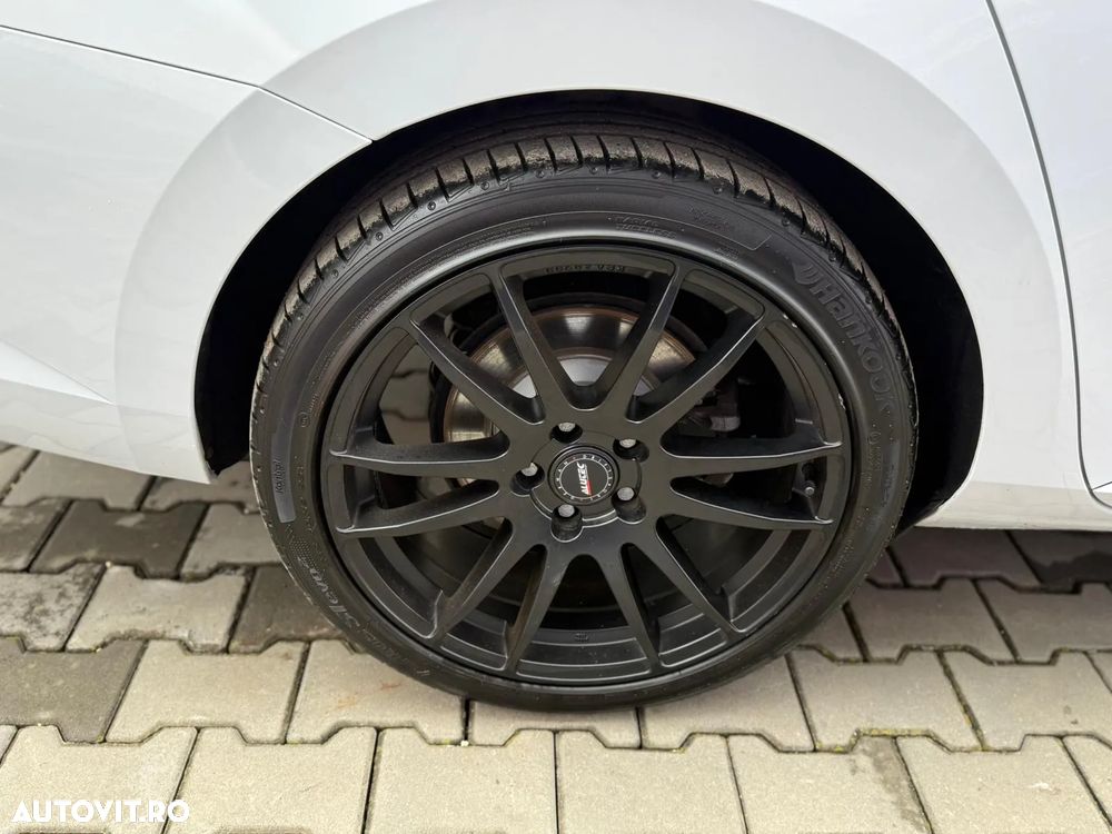 Skoda Superb Combi 2.0 TDI DSG Premium Edition - 13