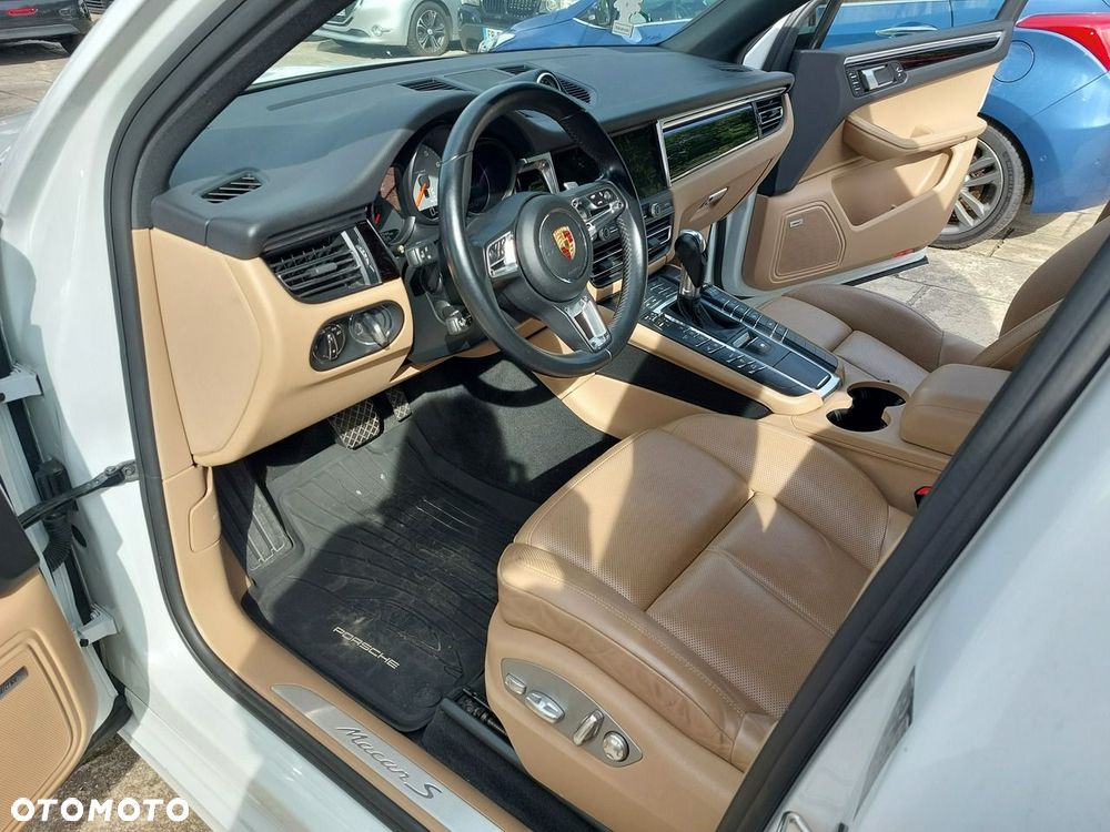 Porsche Macan - 10