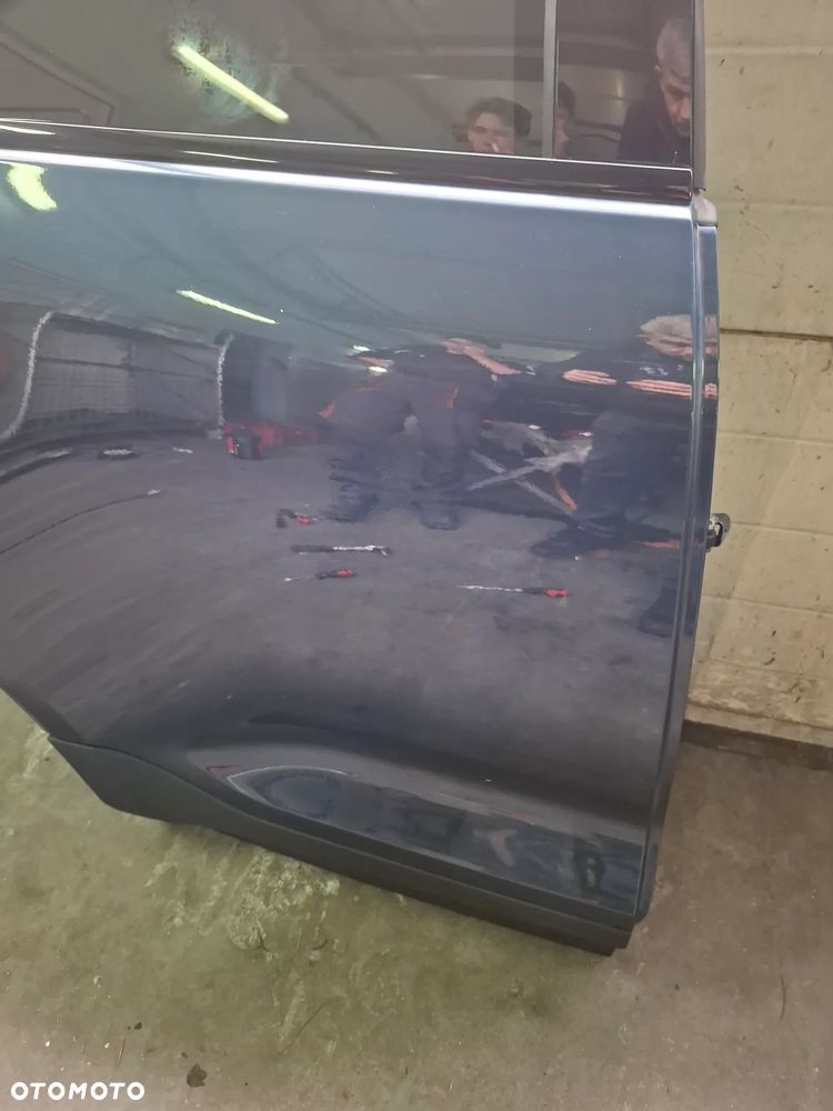 Volvo XC40 drzwi prawy tył kod lakieru 723 - 2