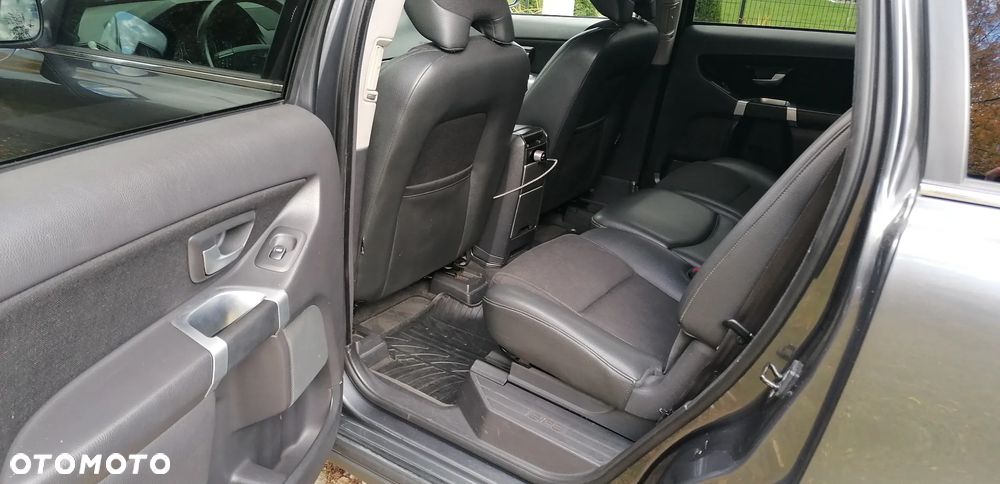 Volvo XC 90 2.4 D5 Momentum - 12