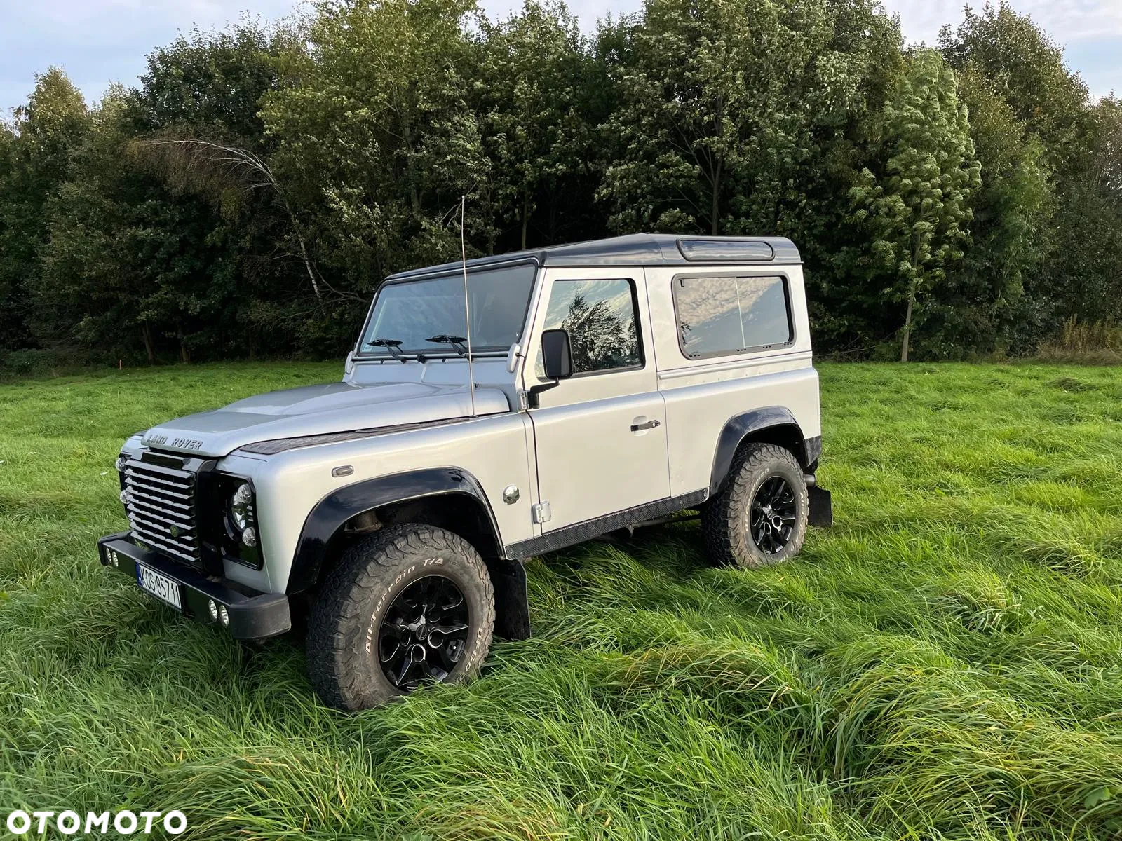 Land Rover Defender - 8