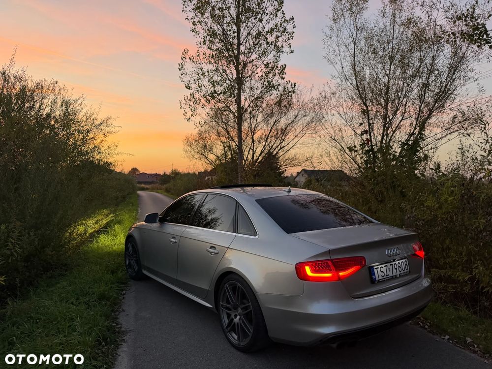 Audi A4 Limousine - 32
