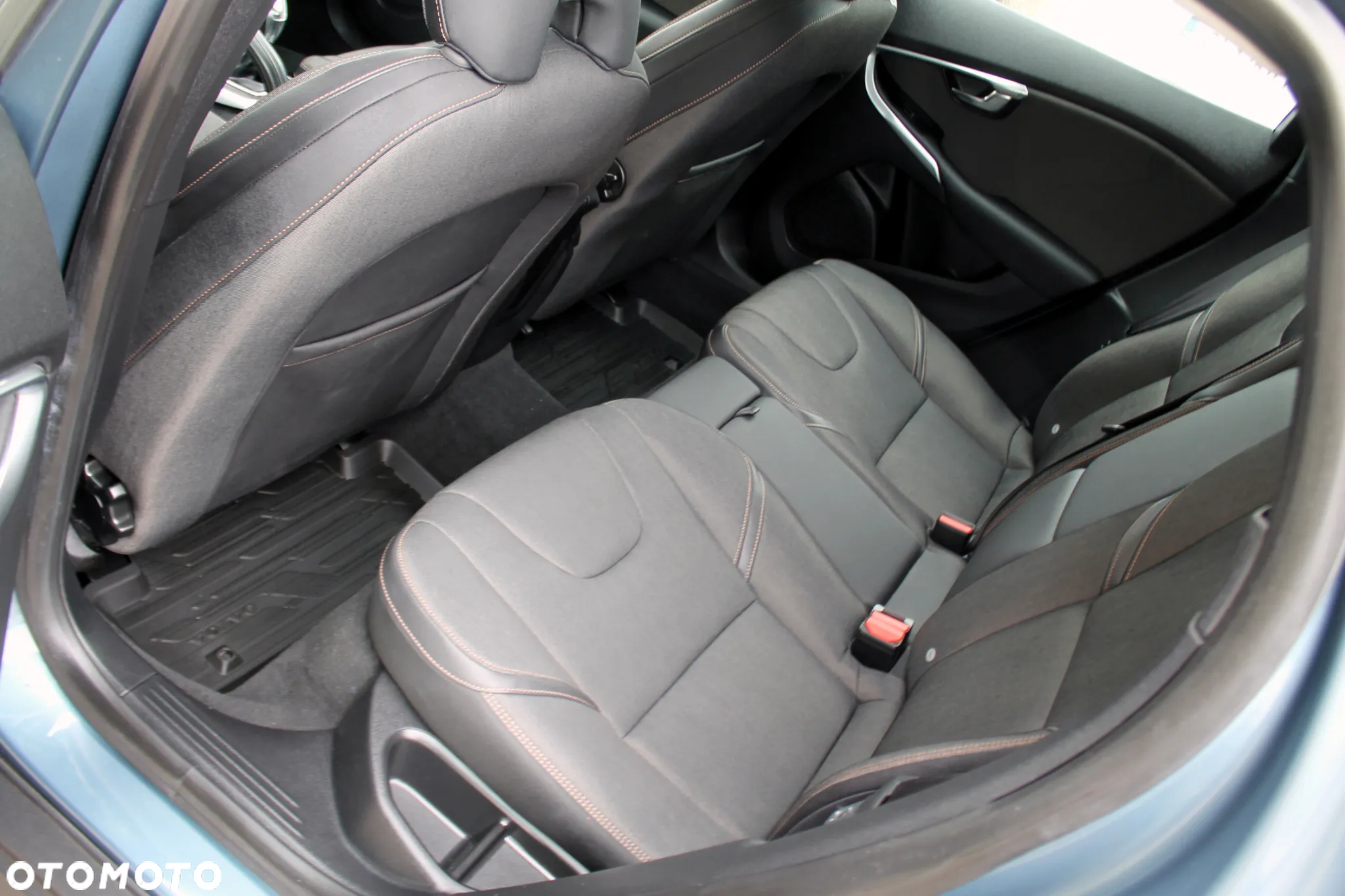 Volvo V40 Cross Country D2 Momentum - 15