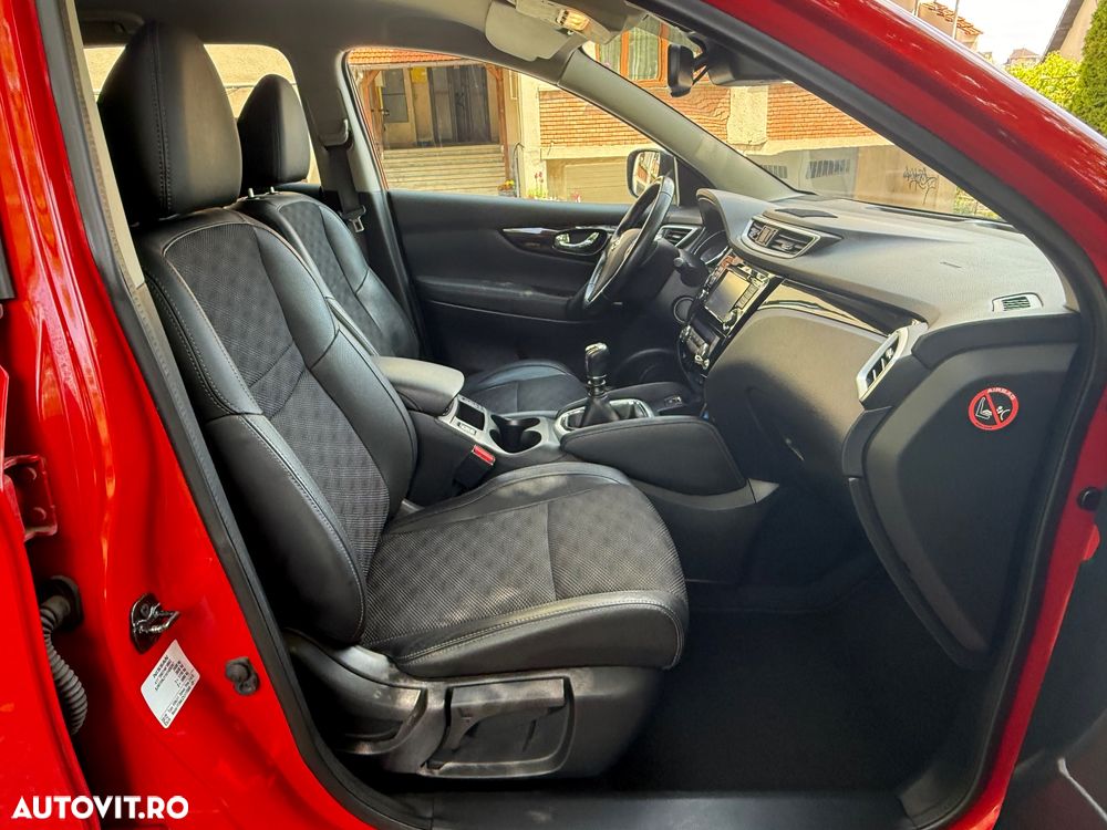 Nissan Qashqai 1.6L dCi Start/Stop 4X4-i Tekna - 17