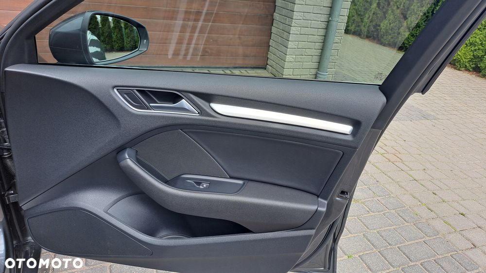 Audi A3 Limousine 40 TFSI quattro S tronic design - 16