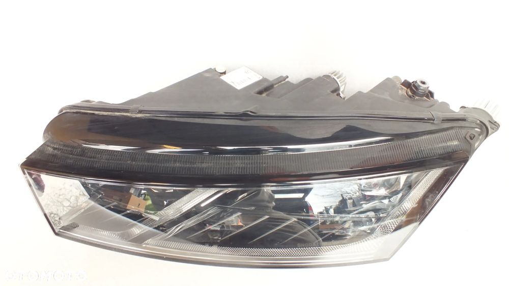 Lampa przednia lewa Skoda Octavia IV 5e4 - 3