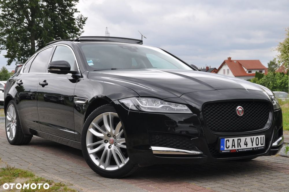 Jaguar XF 20d R-Sport - 1