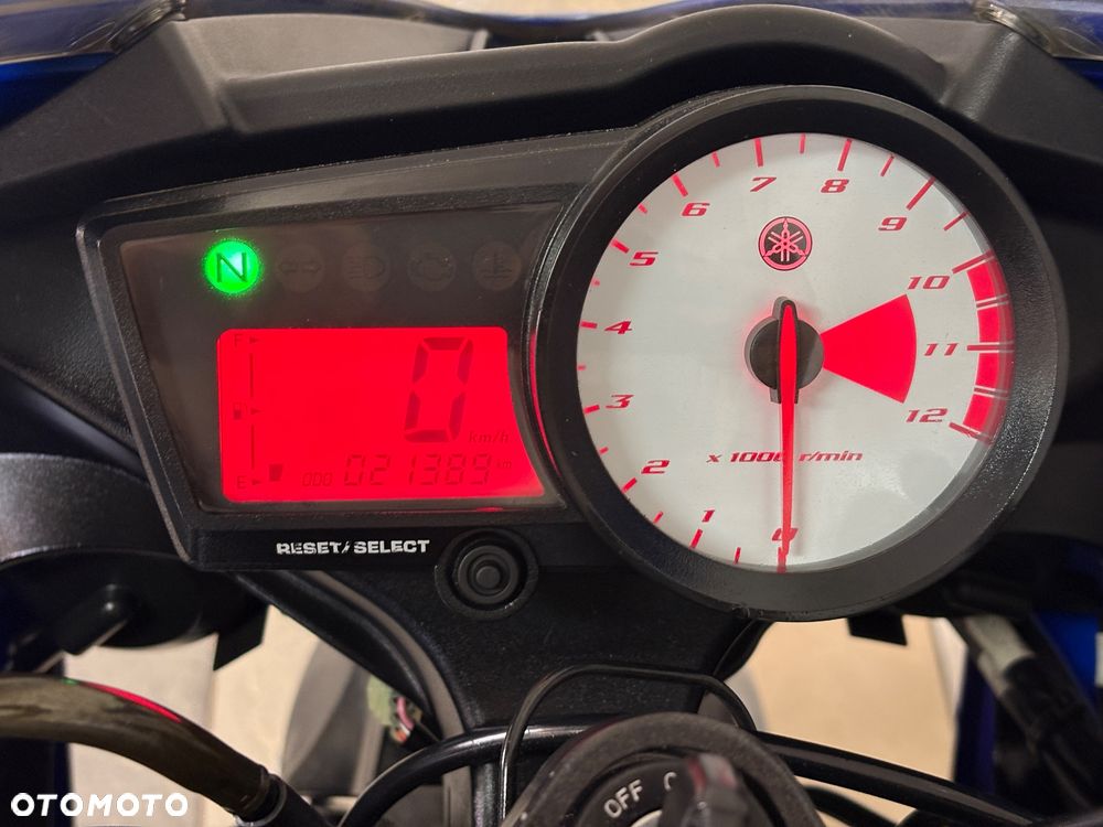 Yamaha YZF - 11