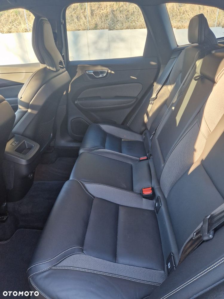 Volvo XC 60 B4 D Plus Dark - 7