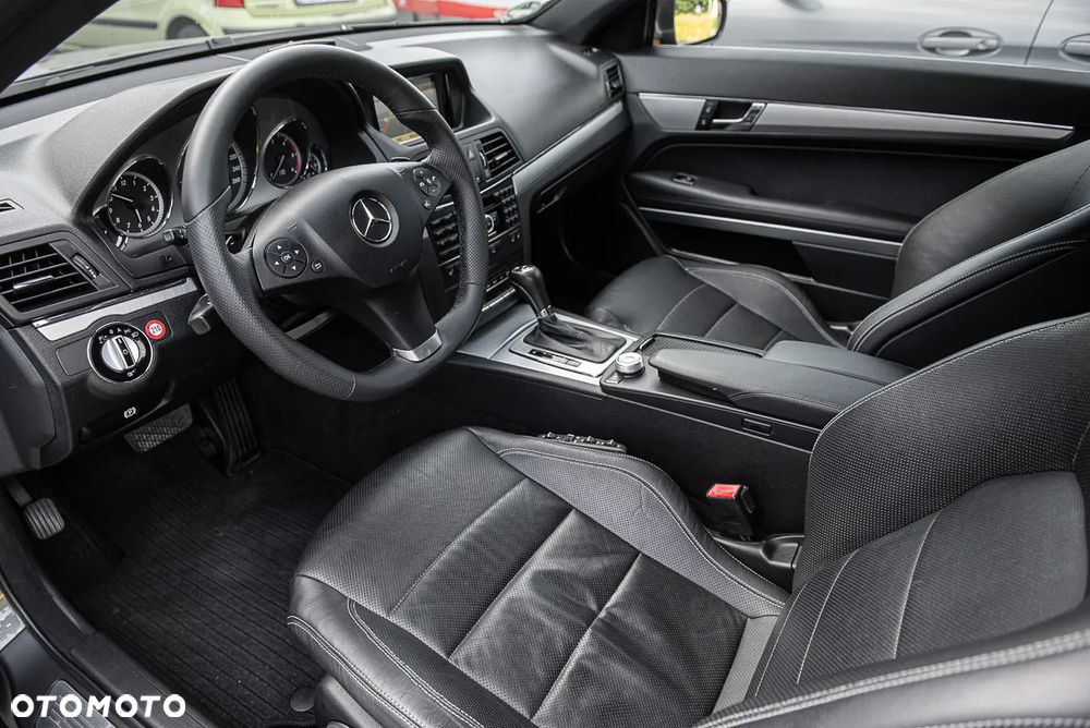 Mercedes-Benz Klasa E 350 CDI DPF Coupe BlueEFFICIENCY 7G-TRONIC Avantgarde - 25