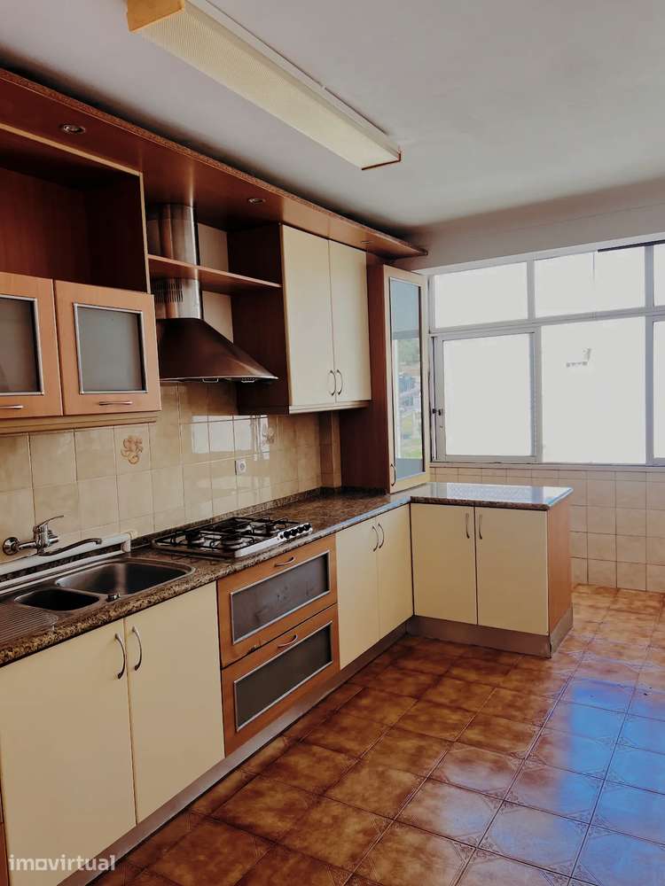Excelente Apartamento T2 com varanda no Sobralinho - Grande imagem: 2/12
