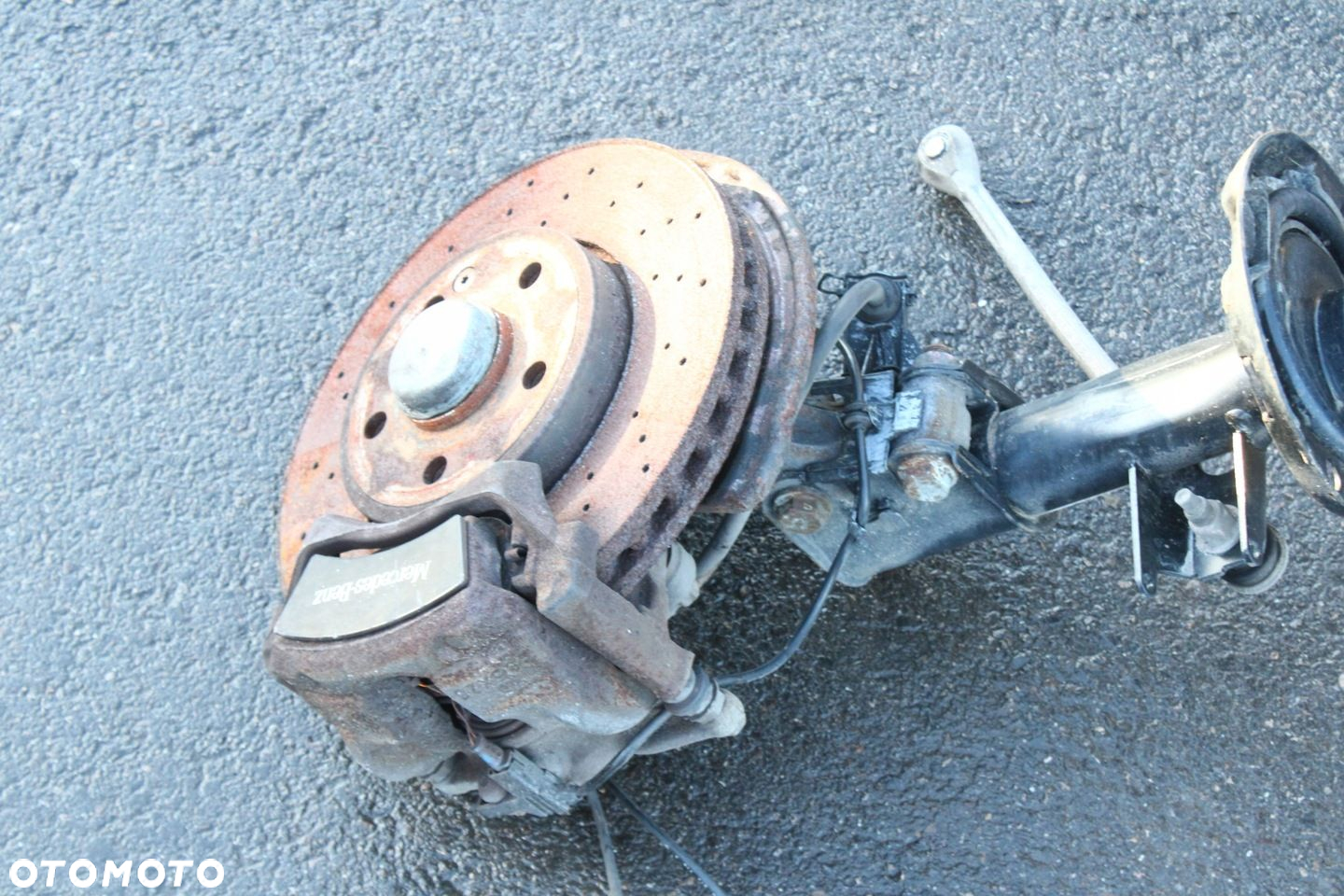ZWROTNICA AMORTYZATOR MCPERSON PRAWY PRZÓD MERCEDES A KLASA W176 1.5 CDI - 3