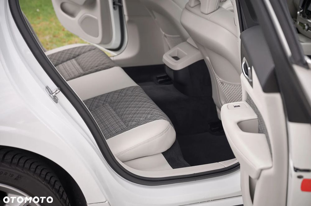 Volvo V60 2.0T Geartronic Powershift Momentum - 22