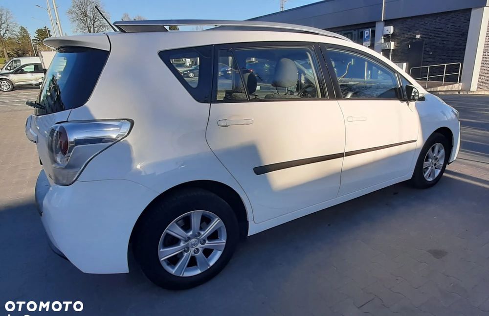 Toyota Verso 2014 photo 5