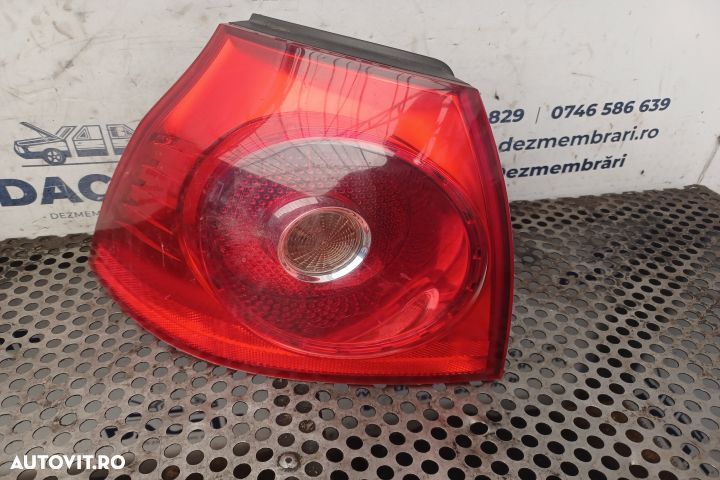 Lampa stop stanga pe ARIPA Volkswagen VW Golf 5  [din 2003 pana  2009] seria Hatchback 5-usi 1.4 TS - 2