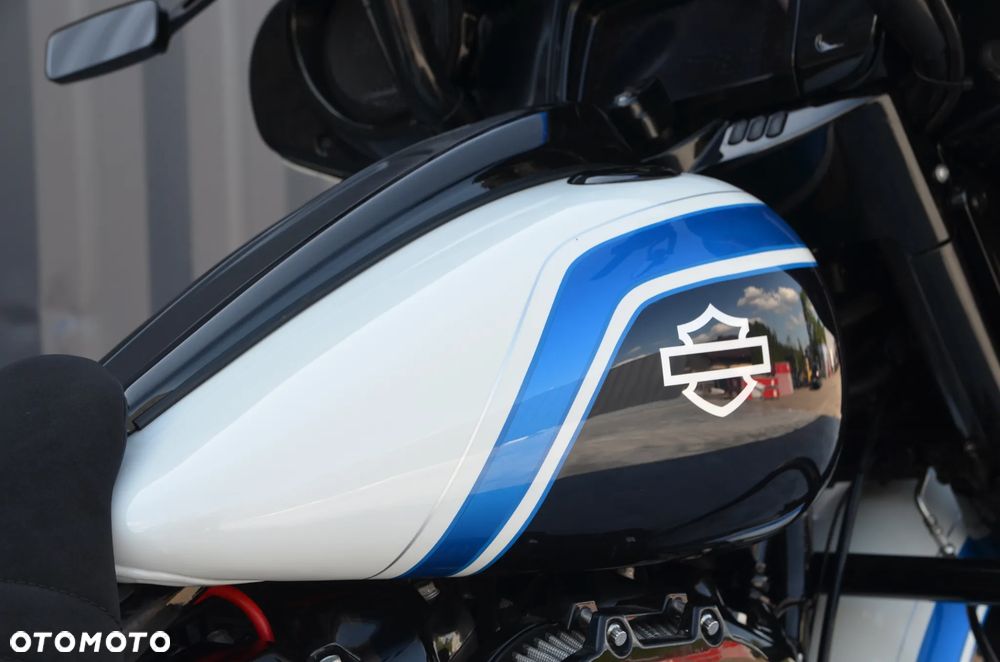 Harley-Davidson Touring Street Glide - 30