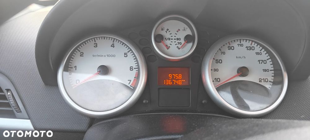 Peugeot 207 - 8