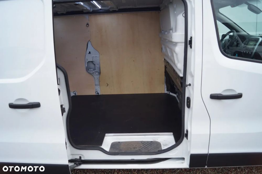 Renault Trafic - 23