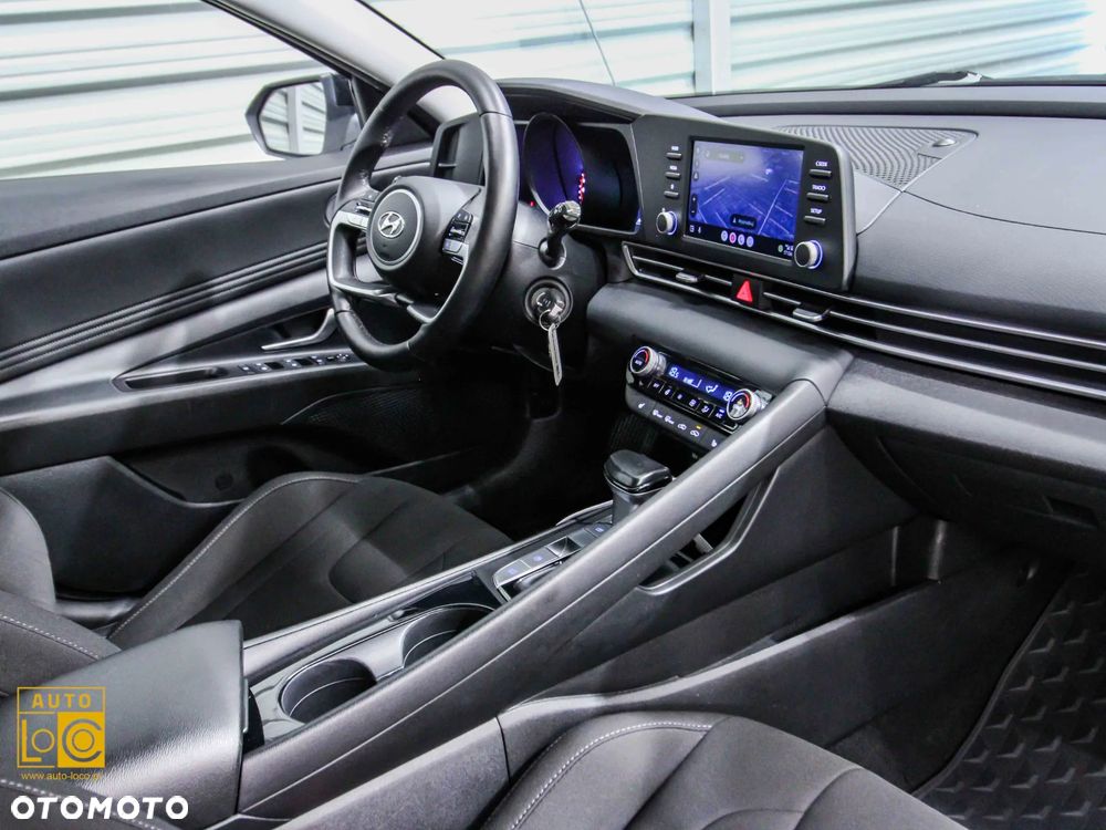 Hyundai Elantra 1.6 Executive CVT - 15