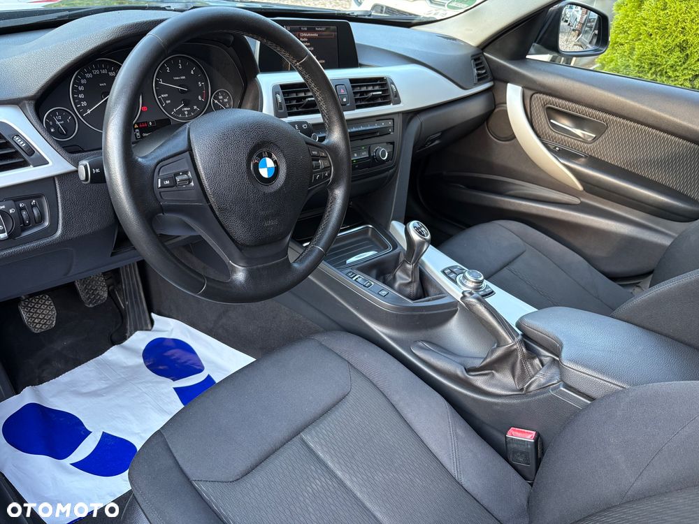 BMW Seria 3 320d DPF - 12