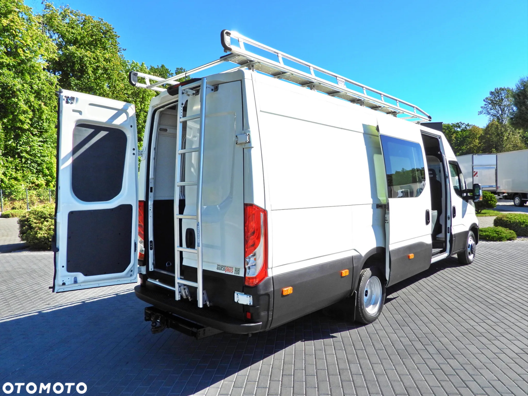 Iveco DAILY 35C17 FURGON BRYGADÓWKA 6 MIEJSC TEMPOMAT BLIŹNIACZE KOŁA KLIMATYZACJA 170KM [ 009678 ] - 4