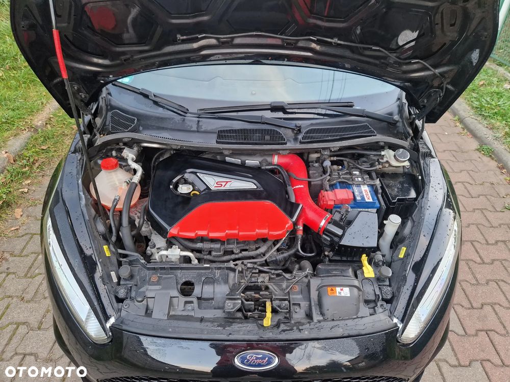 Ford Fiesta 1.6 EcoBoost ST - 6