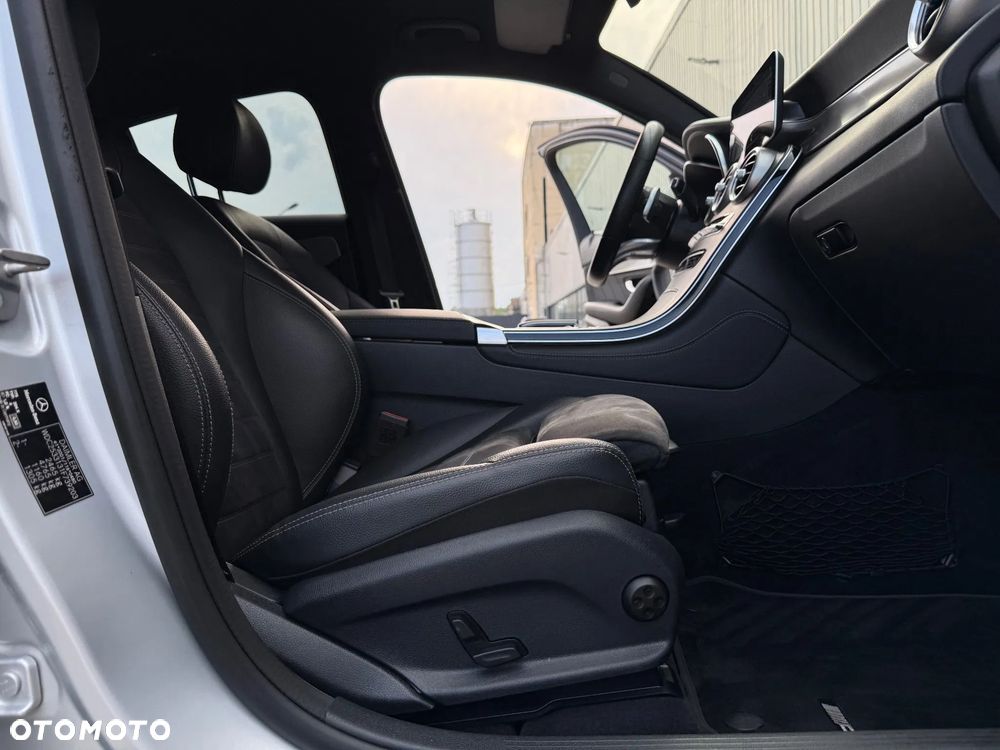 Mercedes-Benz GLC 200 d 4Matic 9G-TRONIC AMG Line Plus - 34