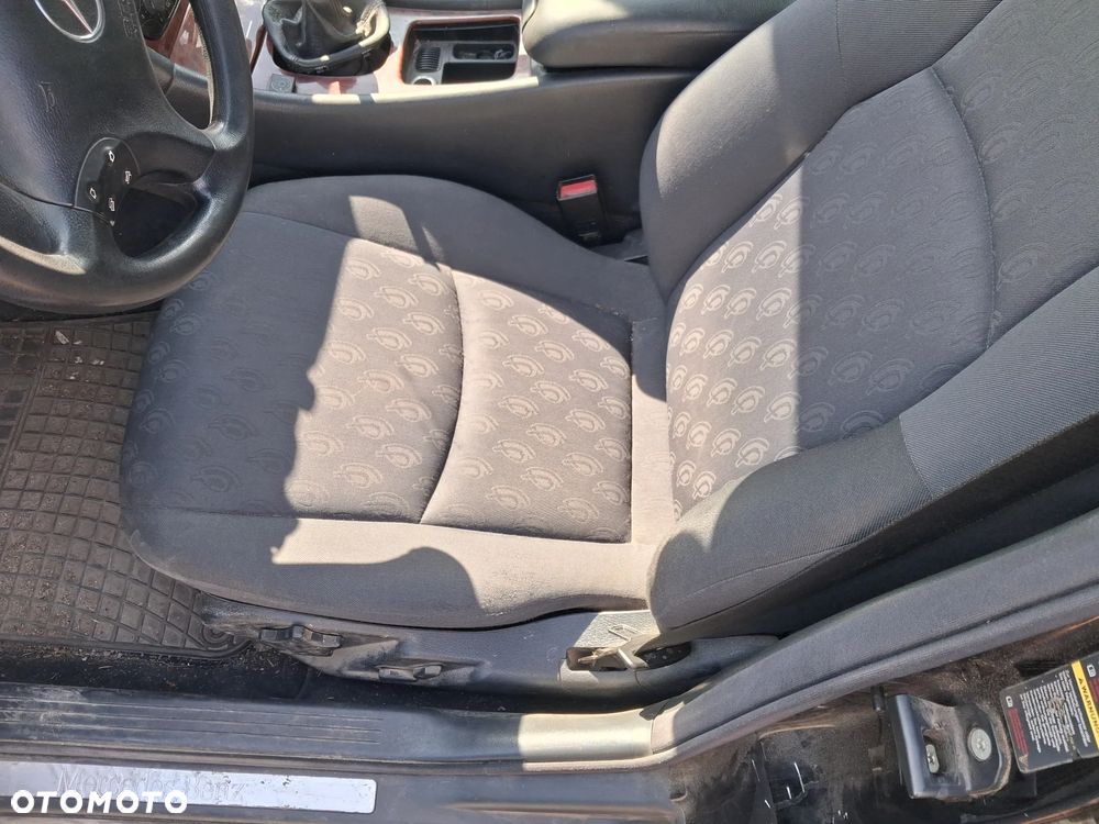 Mercedes C klasa W203 KOMBI silnik kompletny 1.8 Kompresor 143 KM OM271.946 271946 skrzynia biegów 716.628 drzwi maska klapa zderzak błotnik kolor czarny 040 lampa maglownica pompa wspomagania sprężarka dyfer wał napędowy półoś zwrotnica sterownik czujnik moduł wiązka przewód blenda szyba podszybie radio panel sterowania pompa pompka abs paliwa kierownica manetka włącznik fotel schowek zegary głośnik alternator rozrusznik cewka zbiorniczek sprężarka klimatyzacji klamka zamek zacisk hamulcowy mechanizm chłodnica pas przedni boczek lusterko silniczek sanki belka zawrotnica mcperson NA CZĘŚCI - 17
