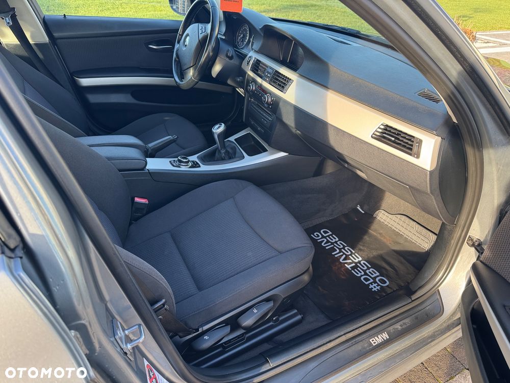BMW Seria 3 316d - 25